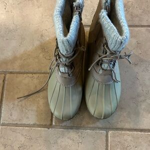 BareTraps Tan Winter Rain Boots Waterproof Insulated size 9 like new